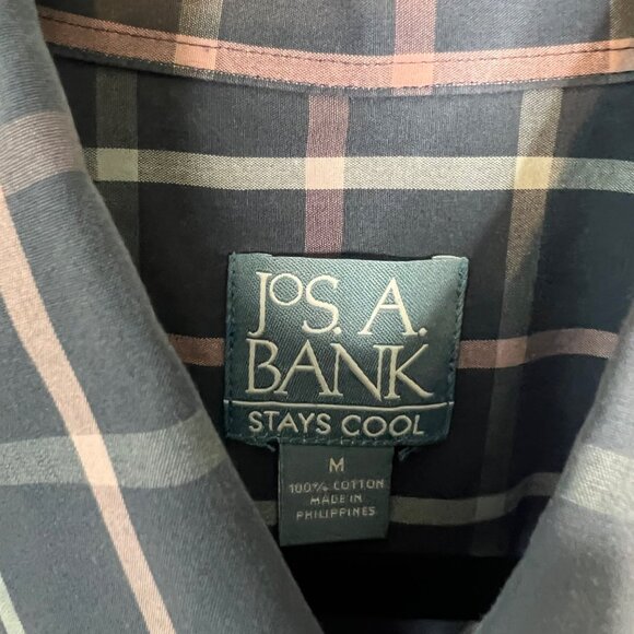 Jos A Bank Stays Cool Short Sleeve Shirt Size M Button Down Grid Blue Pink - Picture 3 of 5